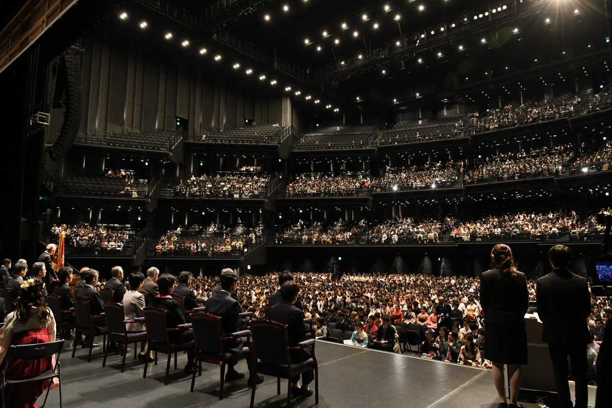 SophiaUniv_JP's tweet image. 本日3月24日は2024年度学位授与式でした🎓
卒業生の皆さん、本当におめでとうございます👏

今日という特別な日を迎えられたことを、教職員一同、心から嬉しく思います。新たな一歩を踏み出す皆さんの未来が、希望と輝きに満ちたものとなりますように。

これからのご活躍を心よりお祈りしています！