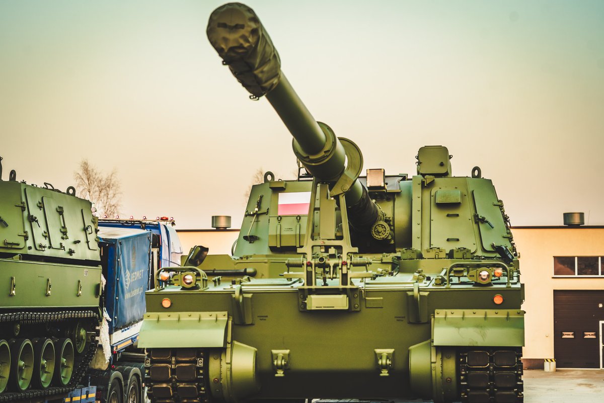 16Dywizja's tweet image. Kolejne #K9Thunder w szeregach #BursztynowaDywizja ❗Mobilność, siła ognia i precyzja❗👉 To nie tylko nowoczesna technologia, ale realna przewaga na polu walki.

📷 st. chor. sztab. Mariusz Kraśnicki
@MON_GOV_PL @SztabGenWP @DGeneralneRSZ @ZAWISZACY