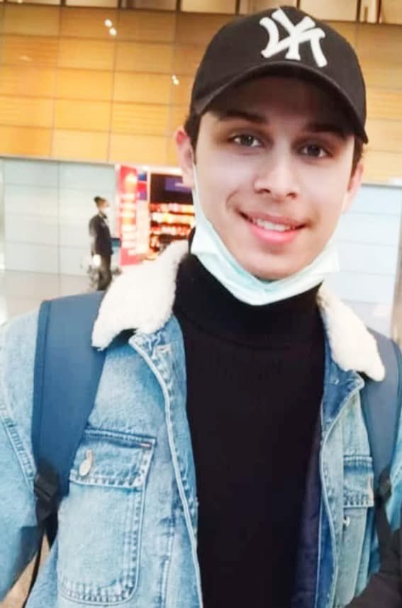 الإخوة والأخوات الأكارم، لا تنسونا من صالح دعائكم في هذه الليالي المباركة، وبخاصة ابني الحبيب يوسف، فكنت كتبت من قبل، عن مرضه الشديد، بنوع نادر من السرطان، والحالة للأسف كما هي، بل تزداد المعاناة، فاذكروه في صالح دعائكم في هذه الليالي المباركة، وجزاكم الله خيرا.