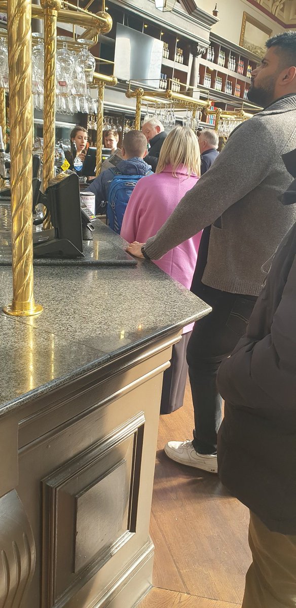 steven67hartley's tweet image. Blimey. Just walked into a #Wetherspoons in Edinburgh. It&apos;s nearly empty. And the few punters are queuing up single file, along the bar. Not away from it, snaking tightly along it. Is this normal practice in Scotland ?  Wether-fucking-loons.