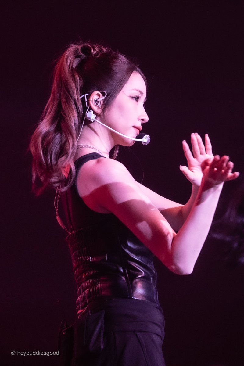 heybuddiesgood's tweet image. 20250322  Kaohsiung
GFRIEND 10th Anniversary＜Season of Memories＞

誰能抵擋隊長寵粉的眼神😵‍💫

#GFRIEND10thanniversary_in_kaohsiung #GFRIEND10thanniversary 
#GFRIEND 
#SOWON