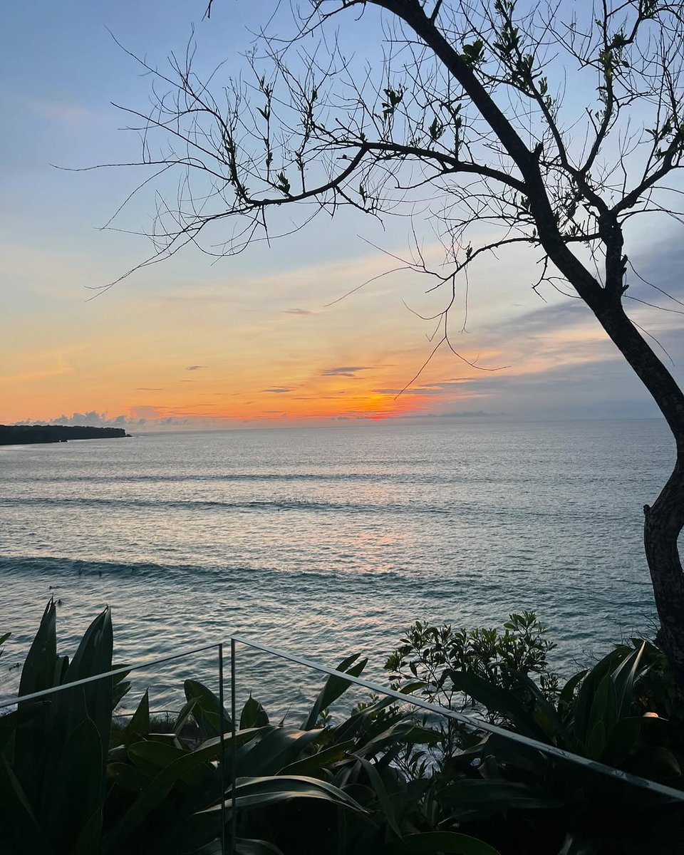 Life update, aku habis main di pantai :3