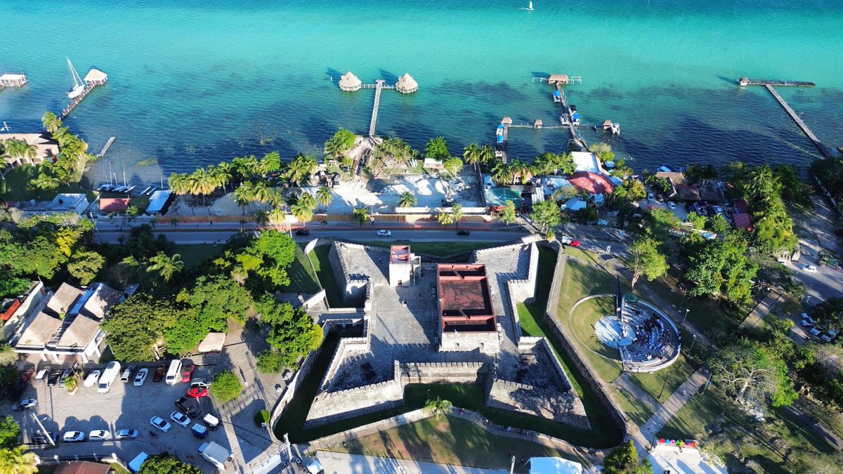 AlejandroWarner's tweet photo. Nos fuimos a Bacalar al Festival Gastronómico del Caribe. Toda una experiencia en el Tren Maya. https://t.co/0pwfbMmjk7