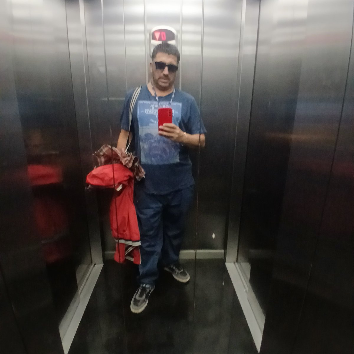 Agua benditavDFeliz lunes ...