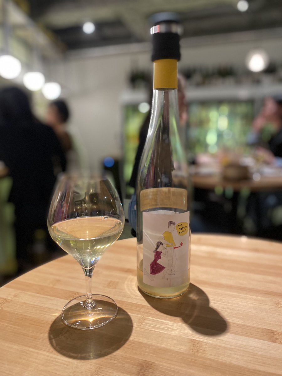 __llmogu's tweet photo. 近所のワインバーが最近のお気に入りなの🍷✨ https://t.co/HFWkqLXVnp