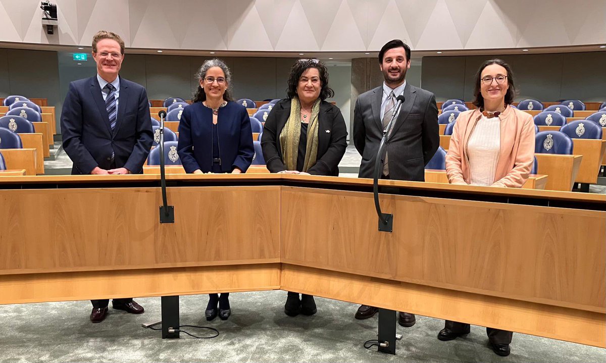 Vanmiddag als voorzitter Commissie EU-Zaken ontmoeting en goed gesprek gehad met ambassadeurs (v.l.n.r.) Duitsland, Zwitserland, Kosovo en België. Gesproken over versterking economie, landbouw en defensie in EU, vrije handel, binnenlandse aangelegenheden en Oekraïne. 🇩🇪🇨🇭🇽🇰🇧🇪🇳🇱