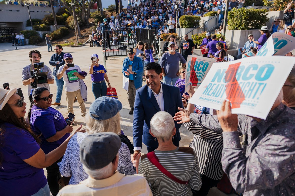 .<a href="/RoKhanna/">Ro Khanna</a> delivered a masterclass in courage + leadership yesterday, showing up to 3 town halls in 3 red districts in CA where Republican Reps refuse to meet with constituents. Thousands showed up. He spent hours listening to people and answering unvetted questions all streamed