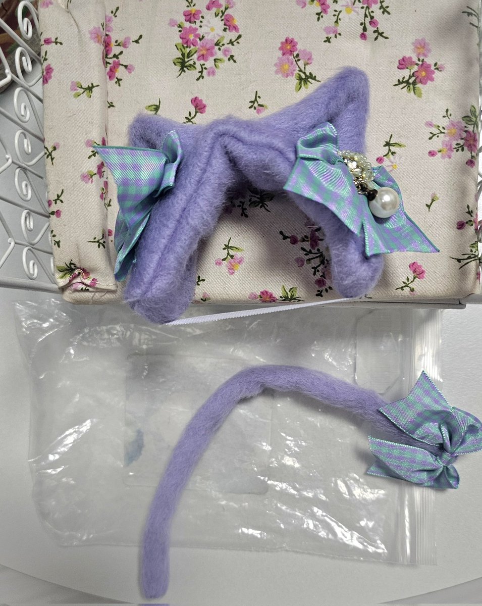 #트인덕장터 
리본귀
mdd머리에 들어가는데
또리는 오비츠용인걸 봐선

캔디돌 에 맞춘 아이템이 아닌가 싶습니다

택포 2