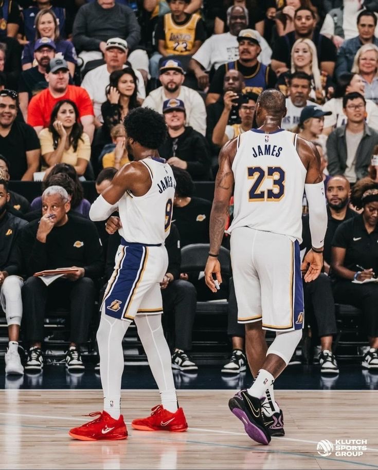 LBJsBest's tweet photo. One of the coldest Bron &amp; Bronny pics https://t.co/OYIs2Pmbcs