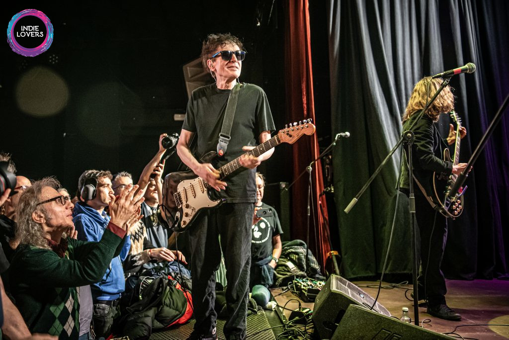 Indie Lovers (@indieloversm) on Twitter photo Subimos a la sala <a href="/UploadBarcelona/">Upload Barcelona</a> para encontrarnos con <a href="/thepeterperrett/">Peter Perrett</a>, cara visible de The Only Ones que repasó canciones en solitario y hits de la mítica banda.
Crónica, fotogalería y setlist, en nuestra web!
indielovers.org/peter-perrett-…
📷 <a href="/meritxula/">meritxula</a>
💻 <a href="/brownleppard/">brownleppard</a> Subimos a la sala <a href="/UploadBarcelona/">Upload Barcelona</a> para encontrarnos con <a href="/thepeterperrett/">Peter Perrett</a>, cara visible de The Only Ones que repasó canciones en solitario y hits de la mítica banda.
Crónica, fotogalería y setlist, en nuestra web!
indielovers.org/peter-perrett-…
📷 <a href="/meritxula/">meritxula</a>
💻 <a href="/brownleppard/">brownleppard</a>