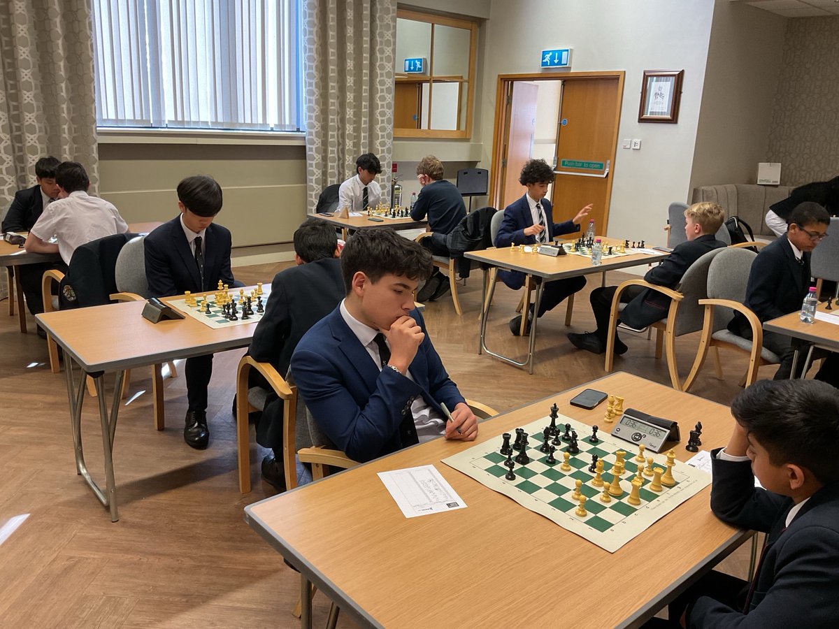 Round 3 of the ⁦<a href="/ECFSchools/">ECF Schools Chess</a>⁩ ESCC. ⁦<a href="/BSBDChess/">Senior Boys Chess at Bolton School</a>⁩ v ⁦<a href="/CaldayGrammar/">Calday Grange Grammar School</a>⁩. The winners qualify for the finals in Nottingham. 🤞