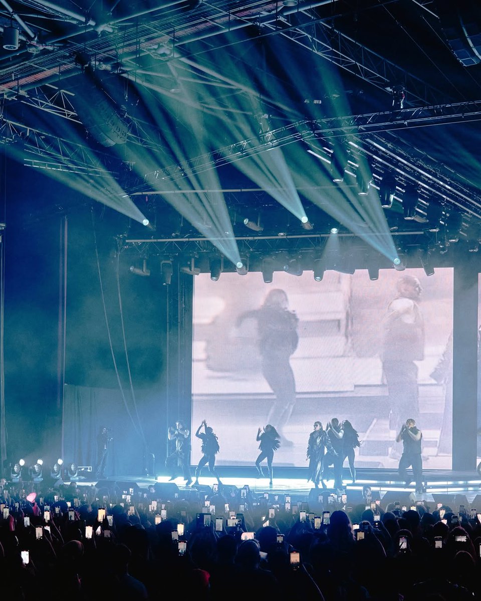 _blackpinkita's tweet image. #JENNIEinParis #RubyExperienceParis