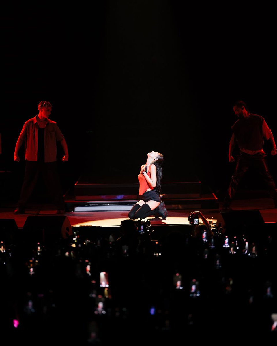 _blackpinkita's tweet image. #JENNIEinParis #RubyExperienceParis