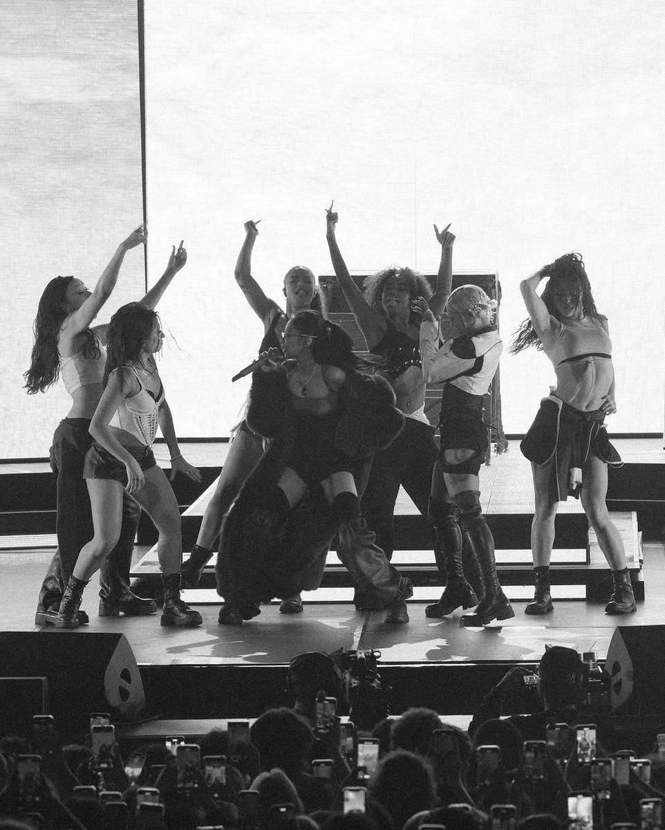 _blackpinkita's tweet image. #JENNIEinParis #RubyExperienceParis