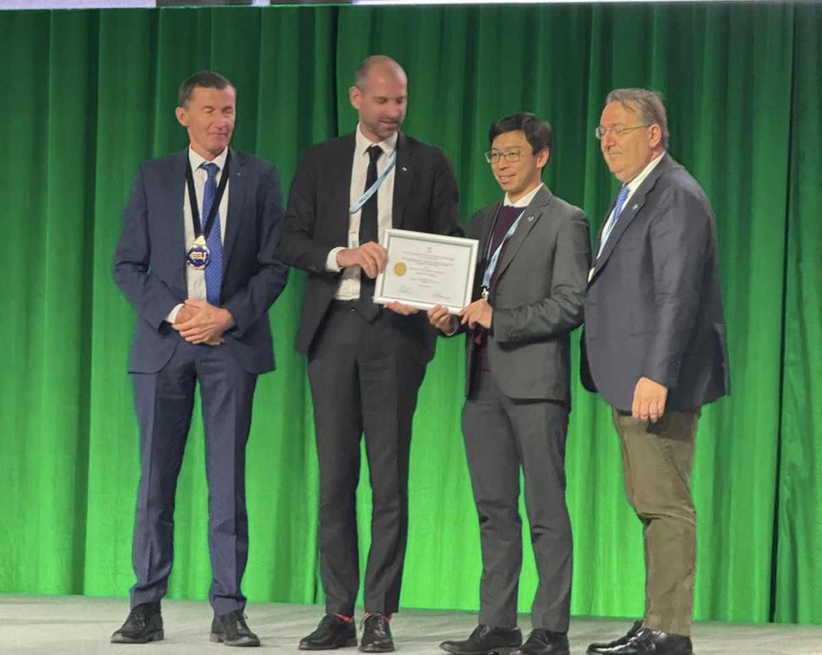 alexeiliu's tweet image. What an honour! Our work on anti-cholinergic burden in OAB patients and its associated CVS risk won Second Prize Best Abstract (Non-Oncology) at #EAU25!
A big thank you to my supervisors for the support!
@Uroweb @CUHKMedicine #UroSoMe