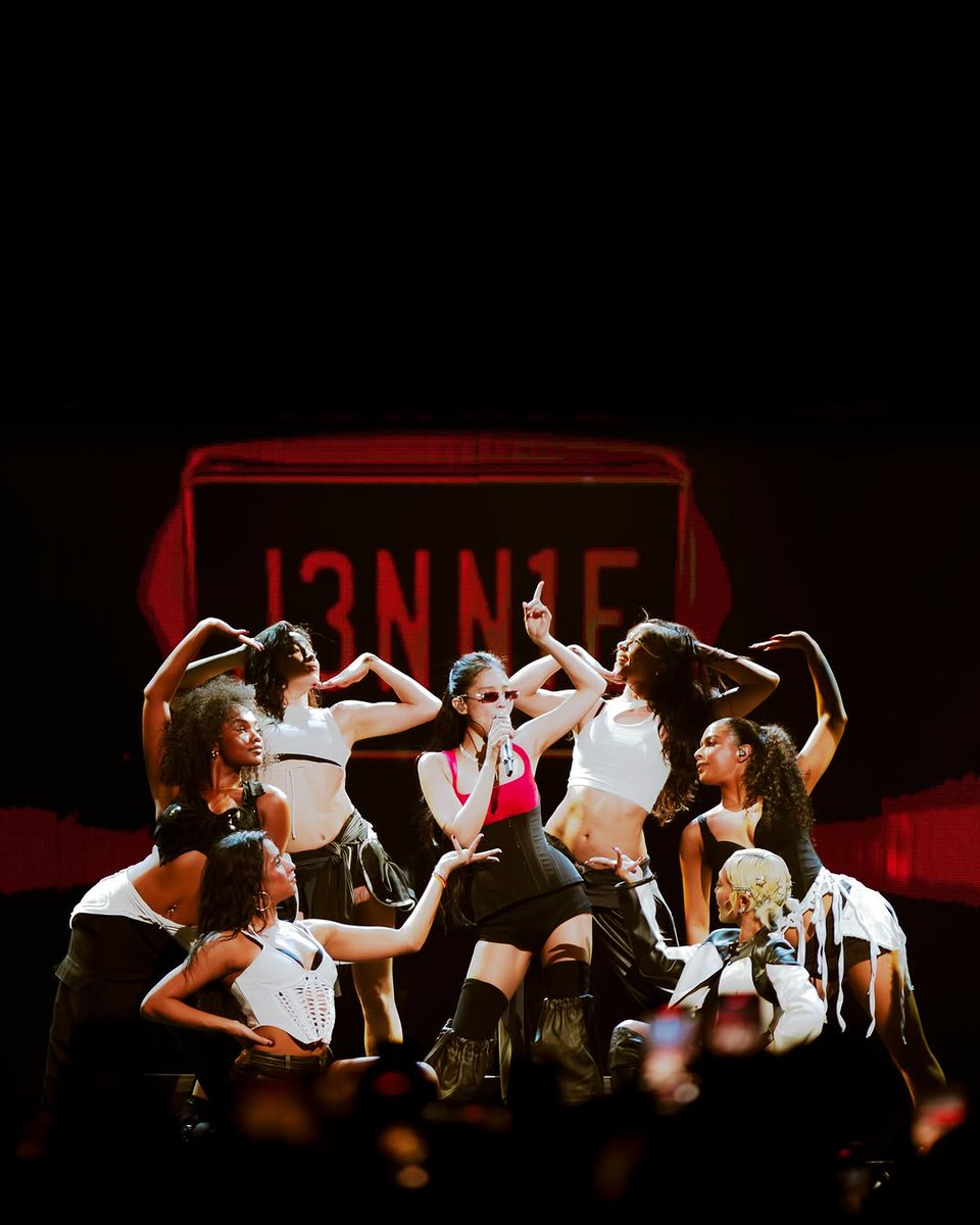 _blackpinkita's tweet image. Scatti di Jennie durante la sua esibizione al &quot;The Ruby Experience&quot; di Parigi🇫🇷

via trentetroisdegres

#JENNIEinParis #RubyExperienceParis
#BLACKPINK #블랙핑크 #JENNIE #제니 @oddatelier