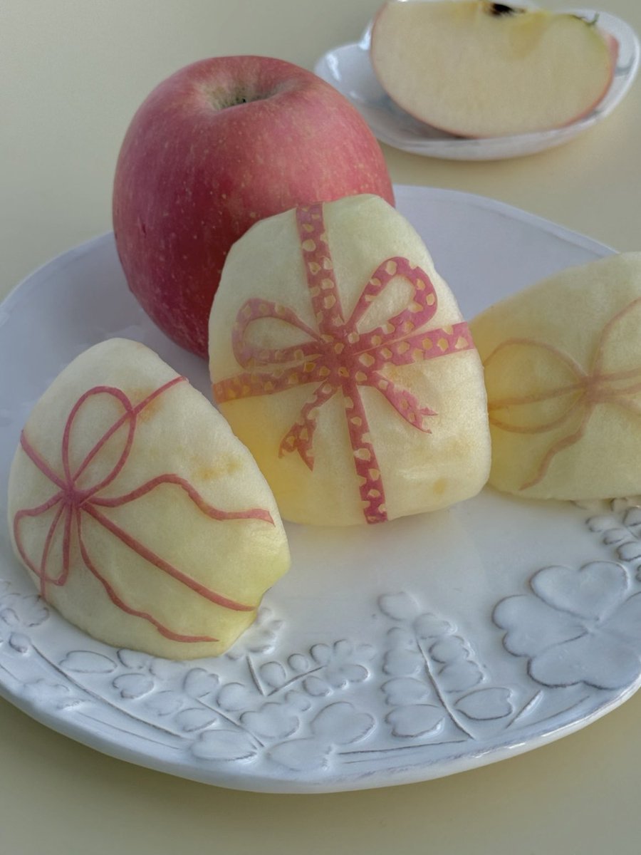 kaiyi888's tweet photo. 🎀🍎🔪 https://t.co/qISxtiWaun