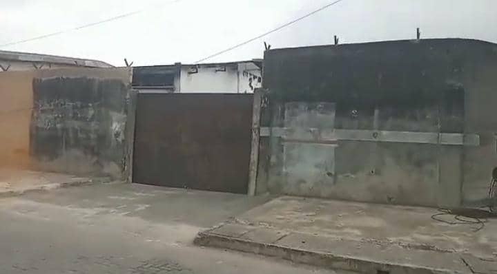 wellprodevelop1's tweet image. WAREHOUSE &amp;amp; BUILDING FOR SALE

SIZE: 4,165 SQM

Location:behind Total Filling Station, off Apapa-Oshodi Expressway.

ASKING PRICE: N2.1Billion

TITLE: Gov&apos;s Consent 
Wellpro Developers 
08185520099

#jidekosoko #timidakolo #warehouse #Trending