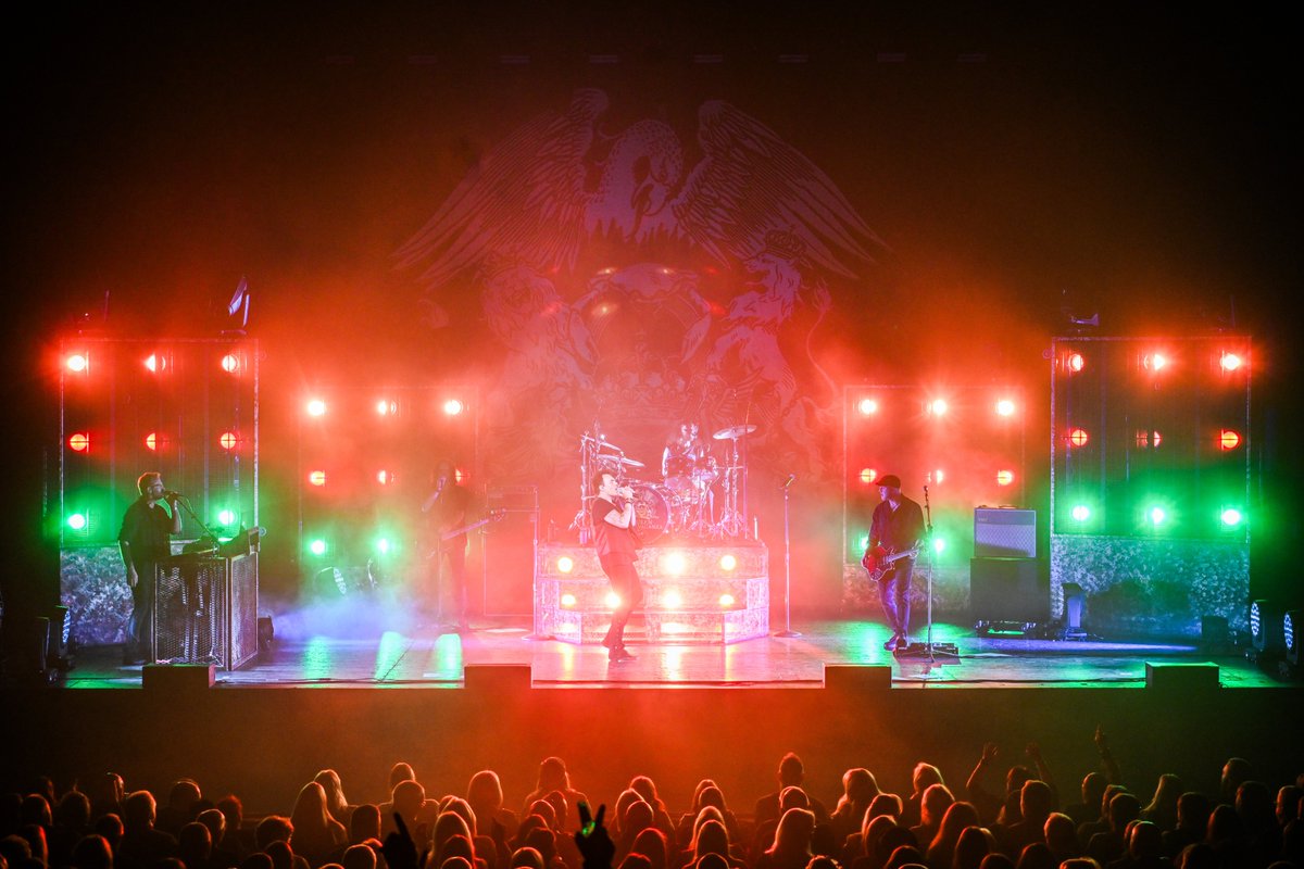The Queen Extravaganza European Tour 2025 continues...
Tickets @ queenonline.com/quex 🎫
#QUEX 

📸 Credit: @stufishstudio ©️QUEEN TOURING LTD.