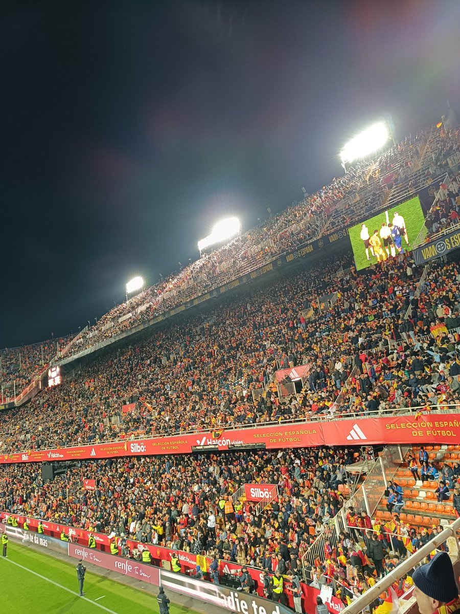josean0728's tweet photo. Cargarse Mestalla es un ATENTADO al patrimonio cultural e historico de la ciudad y del deporte mundial https://t.co/uJ3SlDsJpJ