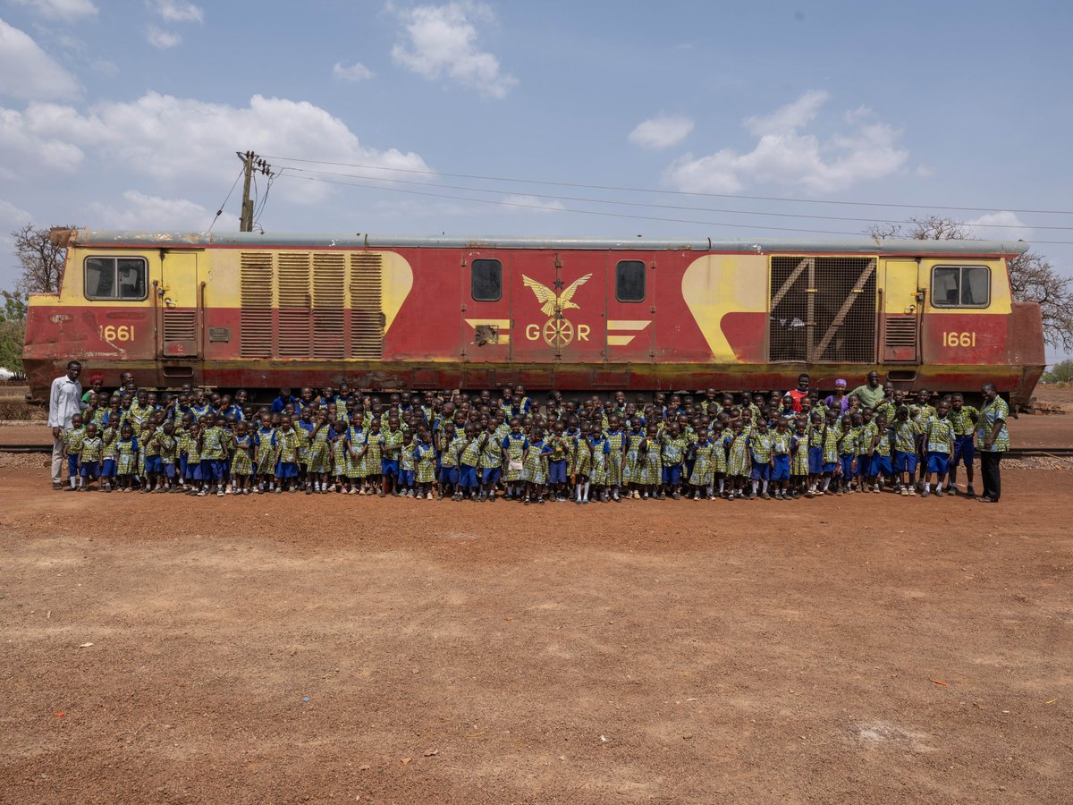 Redclay has reconstituted its permanent Public collection and still accessible all year round admission free. Please visit whenever you are in Tamale. Or sponsor a local rural school to see the collection as we do as part of our programme.