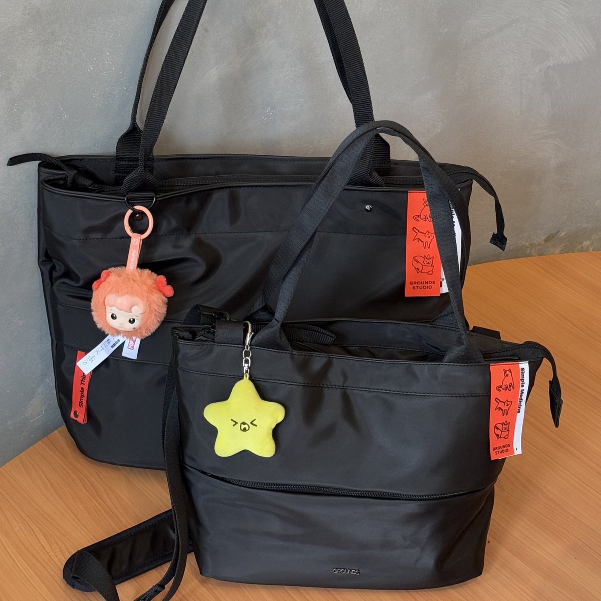 queerisy's tweet photo. pls.. lihat… catto bag ini… 10000% LOKAL BRAND ++ kualitas premium &amp; anti air jadi kalau kehujanan??? ISI TAS GAK BASAH.

perfect for daily! desainnya juga simple… udah punya yang GEDEK lalu naksir yang kecilnya… https://t.co/ImTYi1wmuS