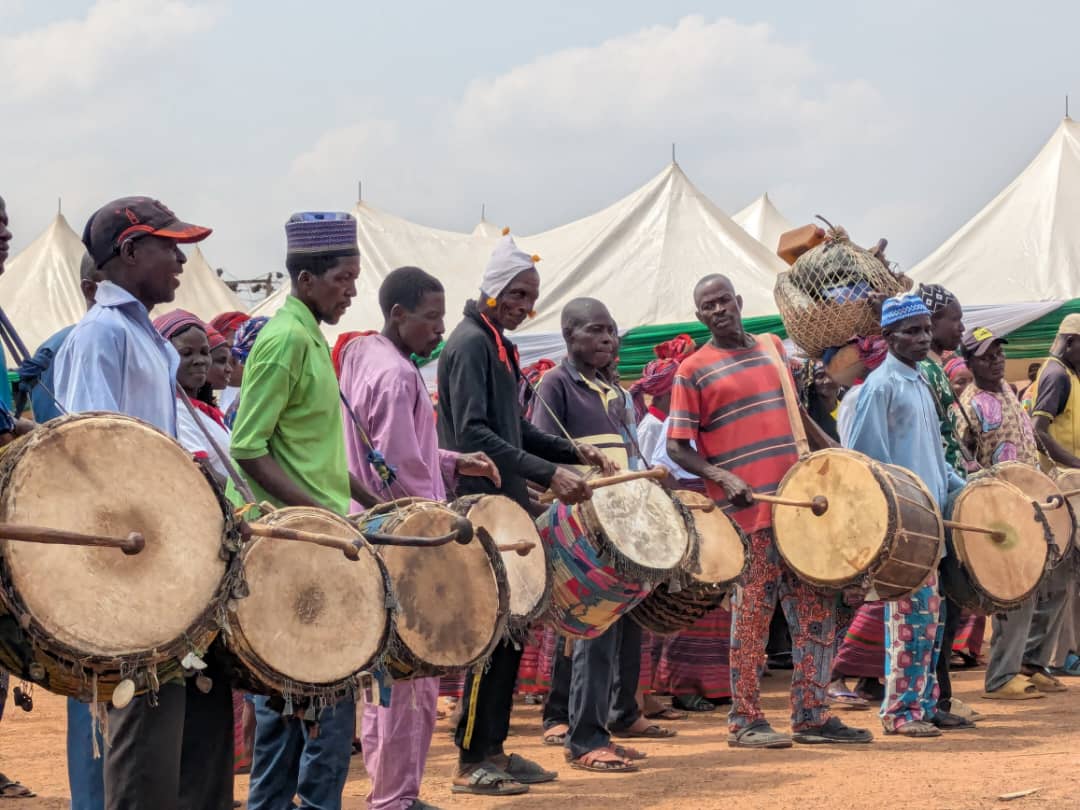 STOP TB NIGERIA (@stoptbnigeria) on Twitter photo Taking a break with the Cultural troupe of Sauka Community.
Performance from the Bassa cultural troupe.
#CommitInvestDeliver! #YesToEndTB
<a href="/StopTB/">Stop TB Partnership</a> Taking a break with the Cultural troupe of Sauka Community.
Performance from the Bassa cultural troupe.
#CommitInvestDeliver! #YesToEndTB
<a href="/StopTB/">Stop TB Partnership</a>