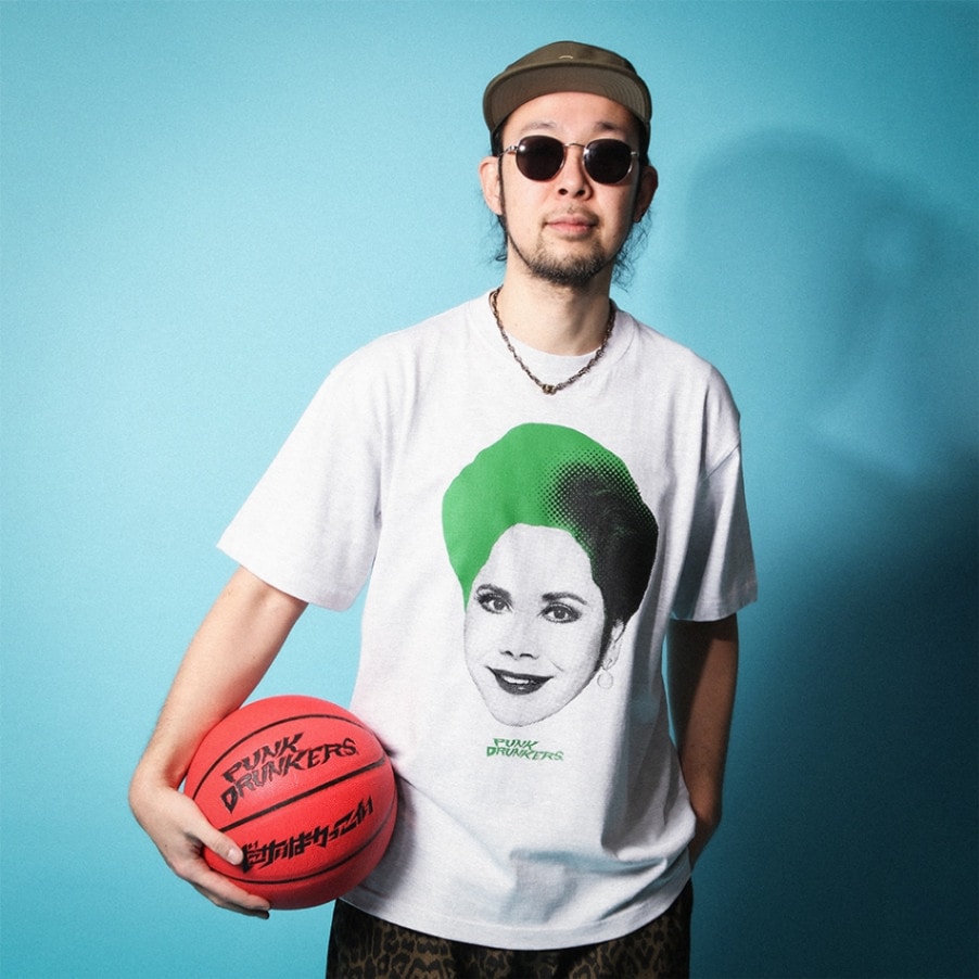 dewisukarno's tweet image. 【✨スタッフからのお知らせ📢✨】
PUNK DRUNKERS(パンクドランカーズ)との
コラボステッカー / TEE / ポーチなど
が鷹の爪のサイトより購入できますので
ぜひみなさん手に入れてくださいね✨
@PUNKDRUNKERSPDS
steak-ltd.com/shopbrand/PDSx…
