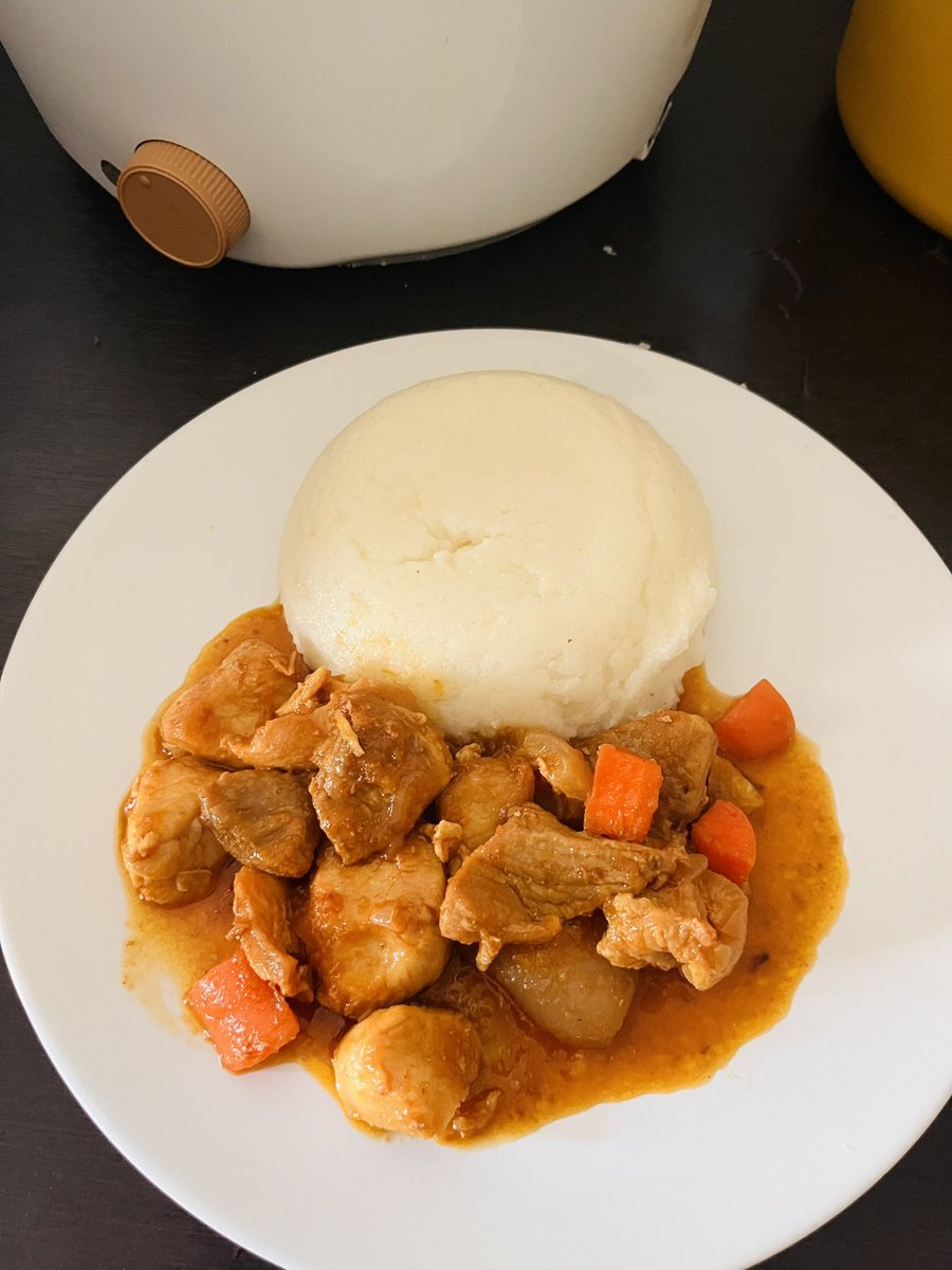 jnrkuwacha's tweet photo. Dinner is served! This delicious meal was devoured in Thailand at 5:36 PM. Wish you were here to join me!
#ZimCuisine #DinnerInvitation https://t.co/HvHFW0tGdn