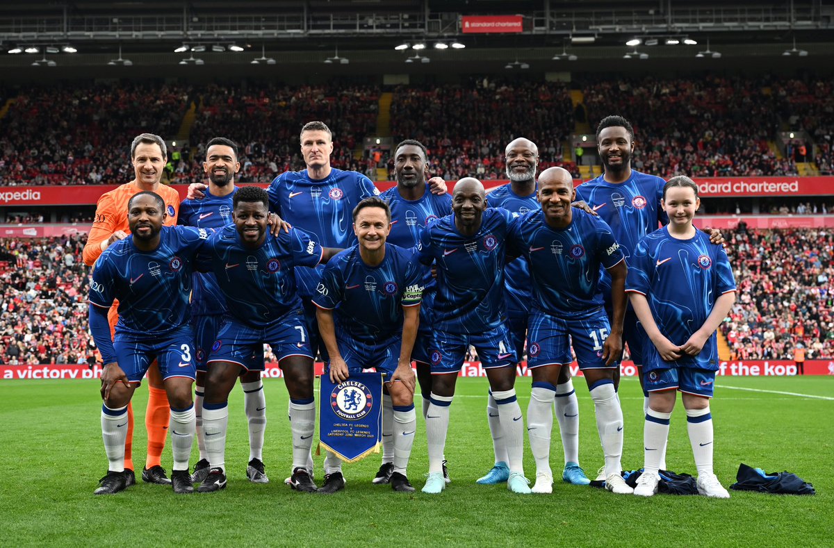 Amazing time with the Legends 
for a good cause 🫶🏾
Thanks to the amazing fans for this great memory! 

Great hospitality from @liverpoolfc and @chelseafcfoundation !! 

Special Feeling to wear this 💙 Badge and represent  @chelseafc 

#football #donslife