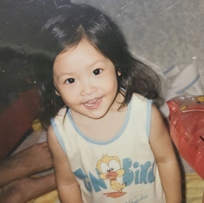 AEGIIIIIIIIIIIIIDEUL... they look so twinning all the way ever since kids... love both of you sm SAYAAAAAAAANG BANGET 🫂🤍