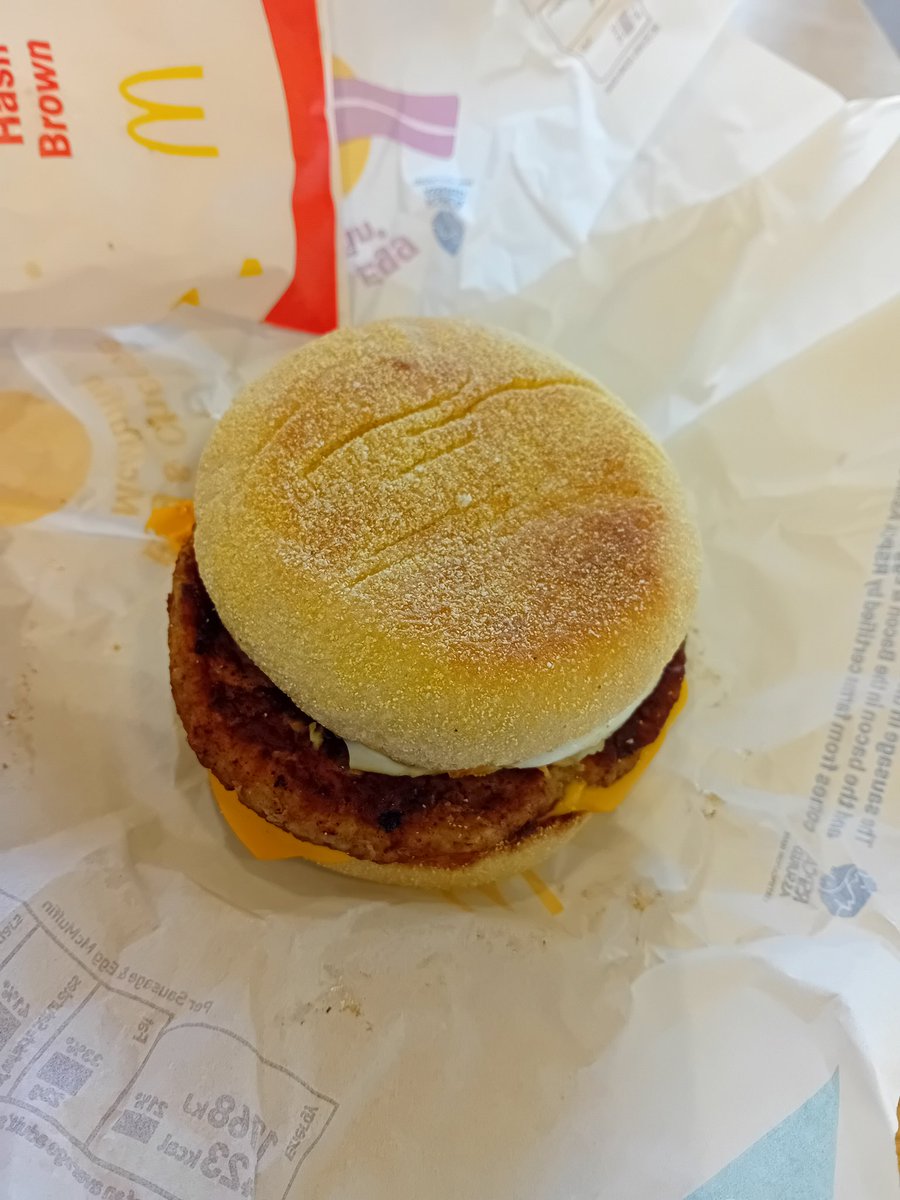 TheSuperpigeon's tweet image. This week&apos;s Tour starts with breakfast in Paris, then London until Thursday, ending on Friday in Haydock. #DriverTraining #RoyaleWithCheese