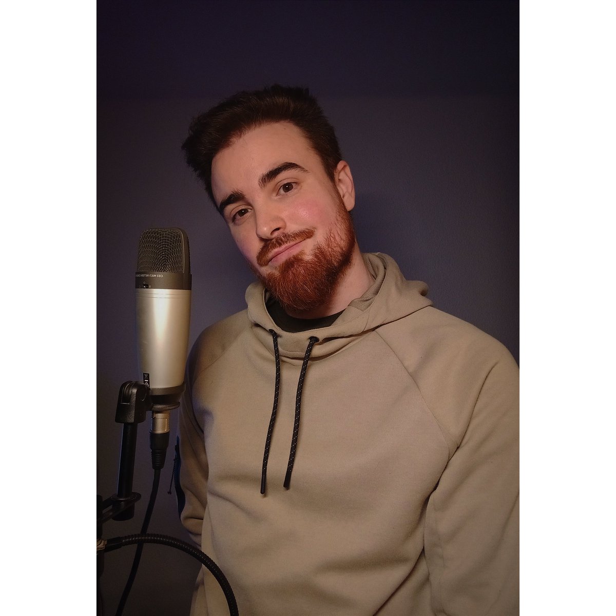 Anikel3_'s tweet photo. Sus labios eran una caricia necesaria, cómo podía haber vivido hasta ahora sin ellos?

#malaga
#mariobenedetti 
#ginger
#disney https://t.co/Fniz09eop8