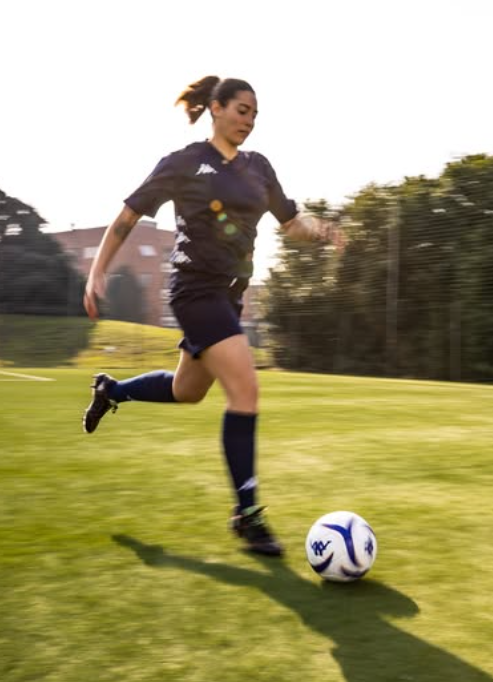 Tú pones el talento, nosotros el estilo.
Kappa en el campo y en cada detalle.⚽️🔥