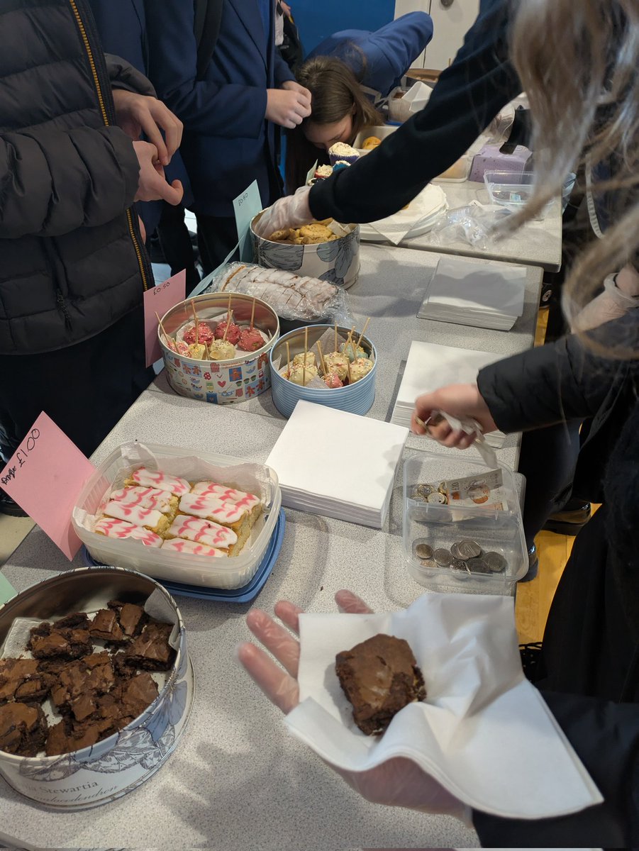 The Stirling High Animal Welfare Club bake sale to raise money for the <a href="/ScottishSPCA/">Scottish SPCA 🐾</a> 😺🐶🐰