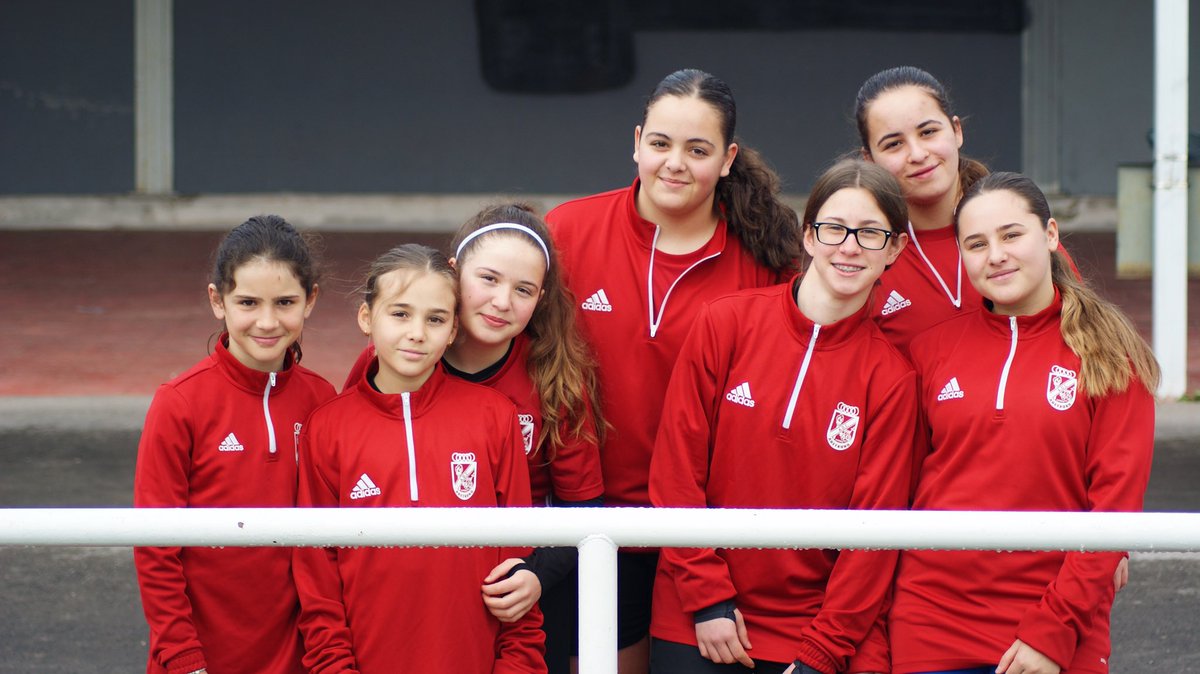 Ayer vivimos un día increíble en la Euskal Non League Day! ⚽️💙

Gracias a todos los que os acercasteis a disfrutar del fútbol y a apoyar a nuestros equipos. El ambiente, la pasión y el compañerismo fueron los verdaderos protagonistas. ¡Así da gusto vivir el fútbol!