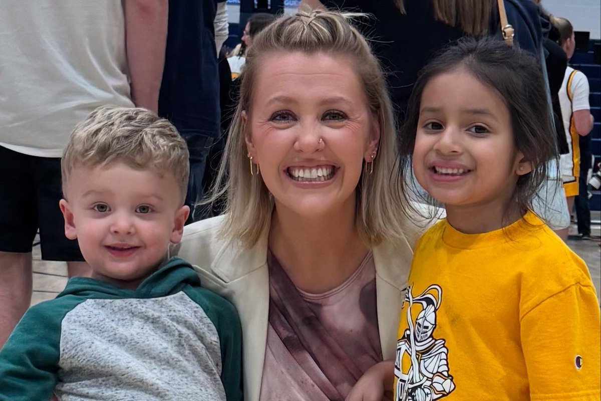 Lindsay Erba (Baker) tweet media