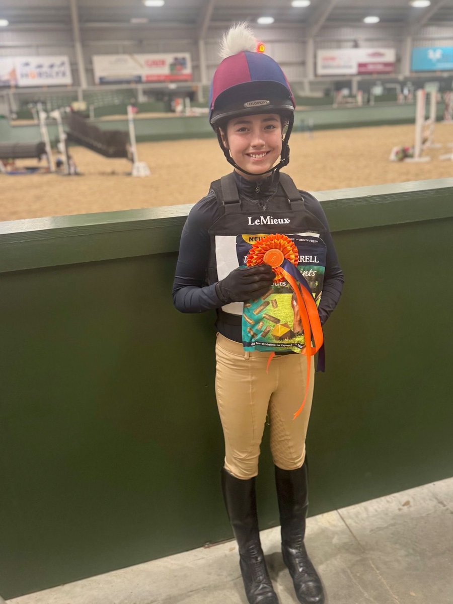 Well done Madeleine R and Dexter on coming 5th at the NSEA jumping with style!

She had excellent comments from the judges about her style marks! Fantastic achievement for Madeleine 🤩