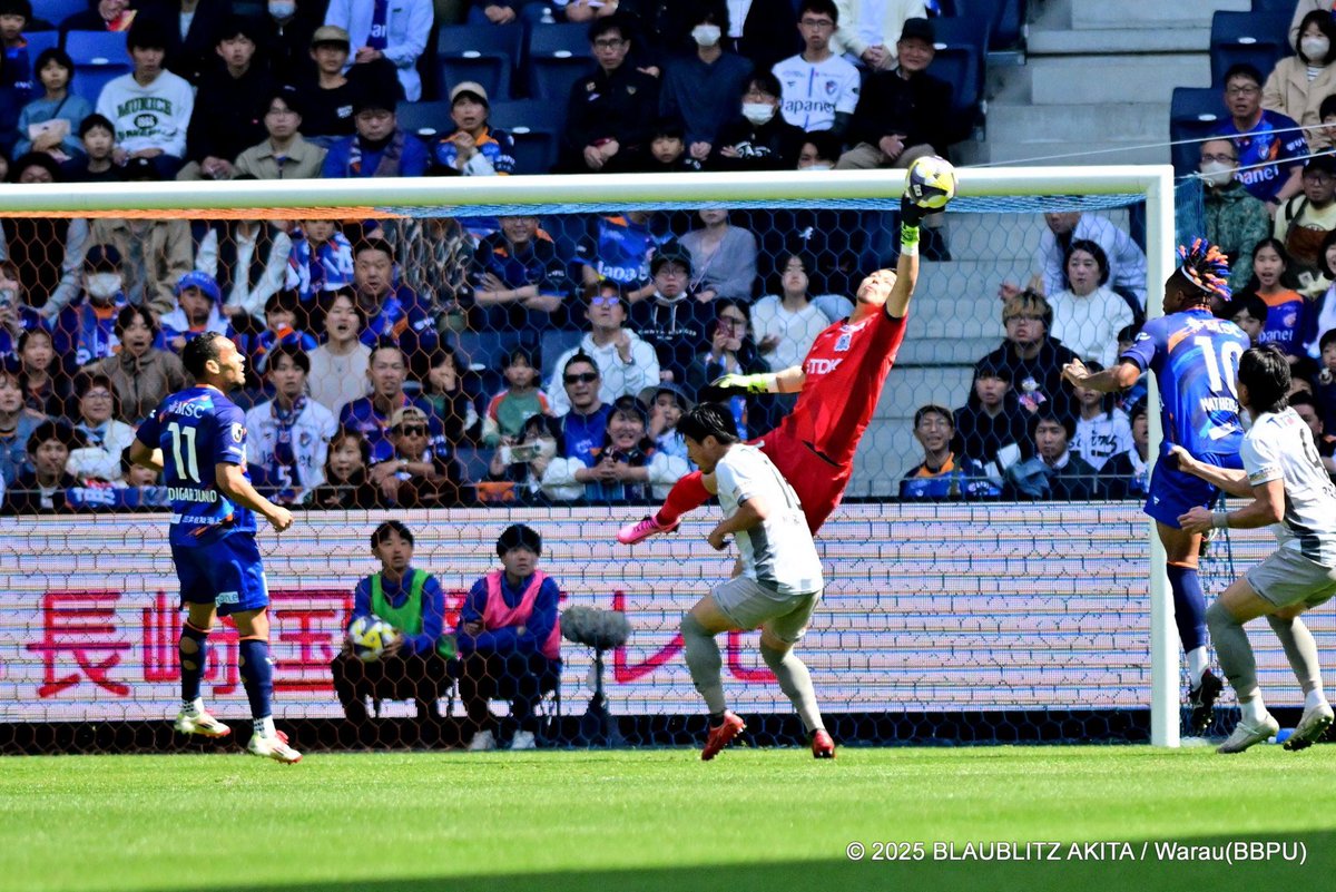 2025.3.23
vs V-Varen Nagasaki
1-5 ⚫︎

苦しい時こそ
前を向いて。

#山田元気
#ブラウブリッツ秋田
#ロイシュ
#ロイシュキーパーグローブ
#reusch
#reuschgoalkeepergloves