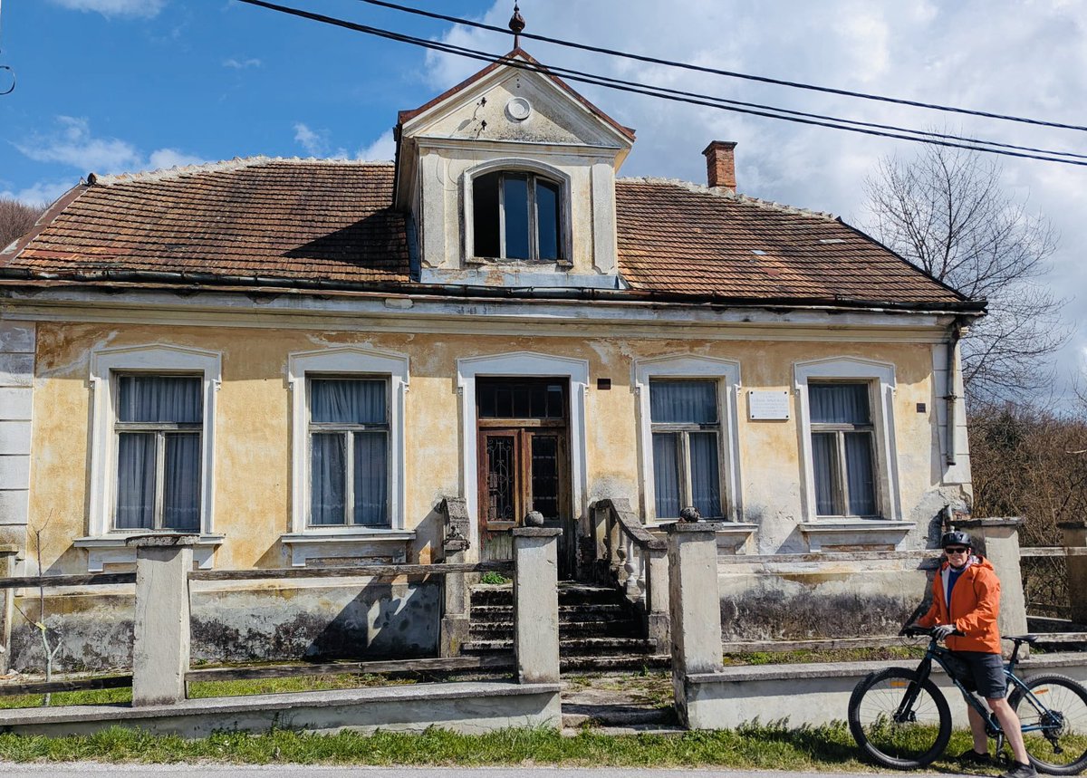 AusAmbCroatia's tweet image. Spring has arrived and the weekend was a great opportunity to explore the Žumberak-Samobor hills nature park. The bike trails provide access to Croatia’s wonderful natural and cultural heritage. @Croatia_hr @zumberak_sg 🚲