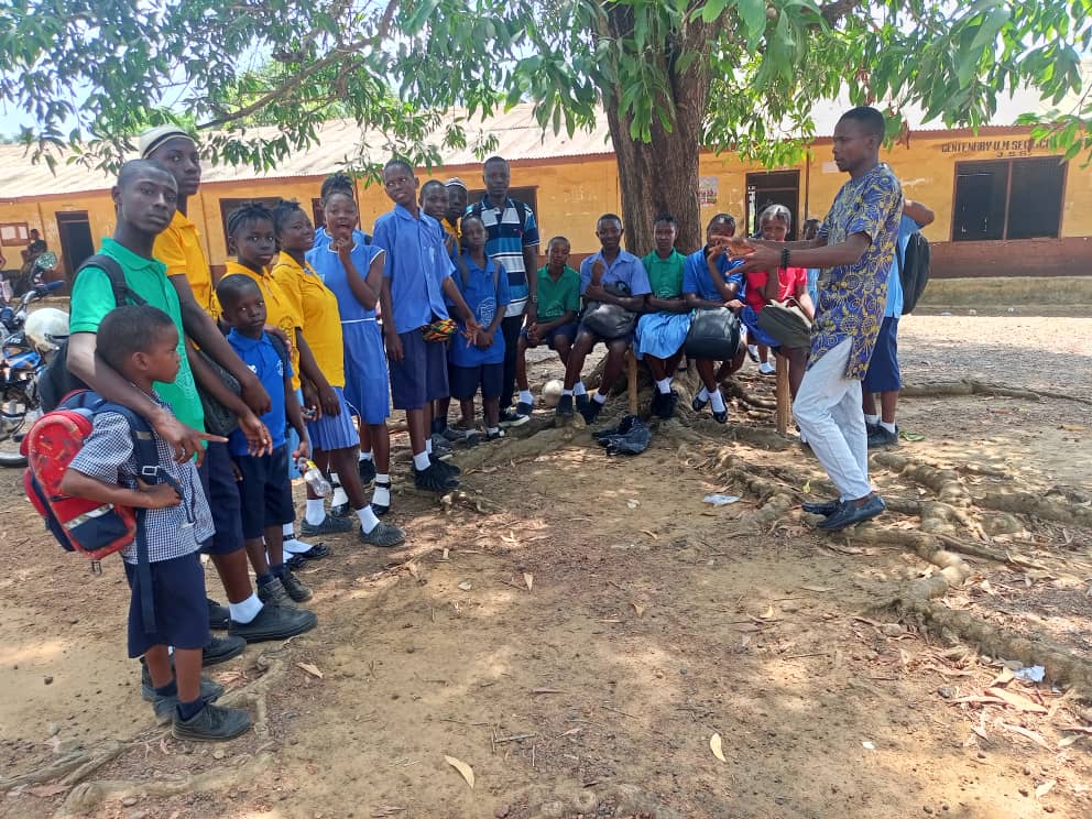 Fridays For Future - Sierra Leone (@fff_sierraleone) on Twitter photo Empowering the next gen of climate defenders! Join @FridaysForFuture Bo Chapter in inspiring students to take action against climate change! #FridaysForFutureBo #ClimateAction
<a href="/FFF_Africa/">FRIDAYS FOR FUTURE AFRICA (OFFICIAL)!</a>
<a href="/GretaThunberg/">Greta Thunberg</a>
<a href="/RoselineIsata/">Mansaray Roseline Isata</a>
<a href="/Riseupmovt/">Rise up Movement</a> Empowering the next gen of climate defenders! Join @FridaysForFuture Bo Chapter in inspiring students to take action against climate change! #FridaysForFutureBo #ClimateAction
<a href="/FFF_Africa/">FRIDAYS FOR FUTURE AFRICA (OFFICIAL)!</a>
<a href="/GretaThunberg/">Greta Thunberg</a>
<a href="/RoselineIsata/">Mansaray Roseline Isata</a>
<a href="/Riseupmovt/">Rise up Movement</a>