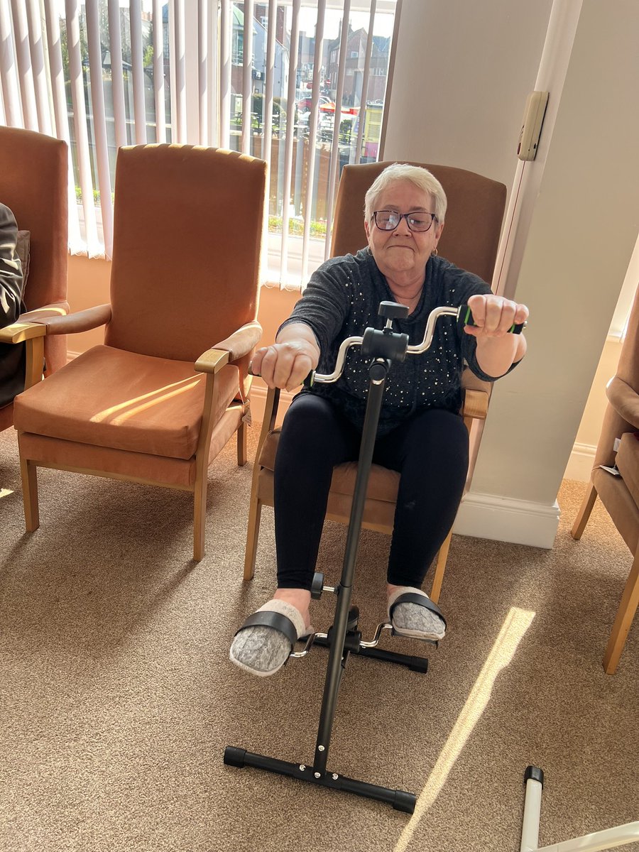 GorillaManFitn1's tweet image. Seated Hand Bikes this morning at Muskham View with the residents 💪🚴 #seatedbike #seatedfitness #communityfitness #cardioburn