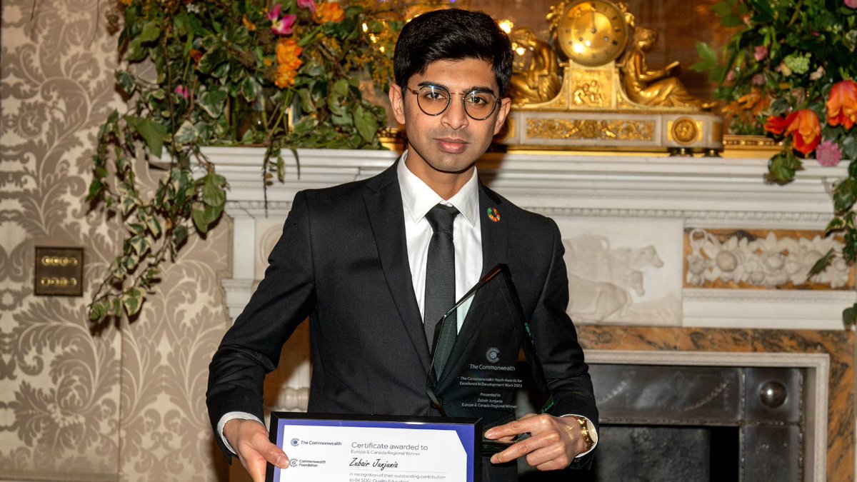 Congratulations to UCL entrepreneur Zubair Junjunia! 

The founder of <a href="/ZNotesRevision/">ZNotes</a> is the Europe regional winner of the Commonwealth Youth Award for Excellence in Development Work: bit.ly/4htGRRQ

Zubair also features in Universities UK's #UnisStartUpTheUK campaign.