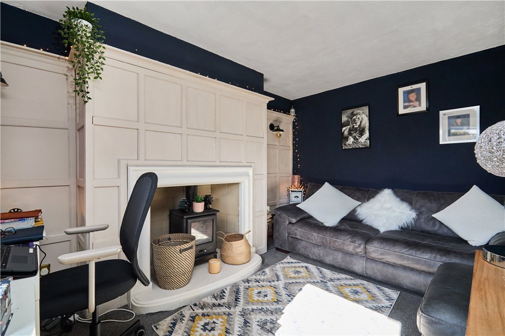 🏠 NEWLY LISTED 📍 Moorview Barn, Lower Scholes, Oakworth, BD22
Four bedroomed barn conversion with annex
Gardens and land extending to approximately 3.96 Acres
Long range views across the Valley
☎ 01535 611511
📎 loom.ly/3WDy6X4
.
#barnconversion #4bedroom #annex