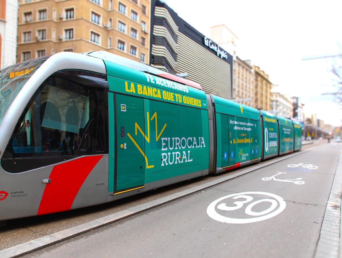 🚆El tranvía de Zaragoza tiene un nuevo destino: #LaBancaQueTúQuieres 💚
¡Abrimos nuestra primera oficina en la ciudad! Te esperamos en la Avenida Cesáreo Alierta, 24📍