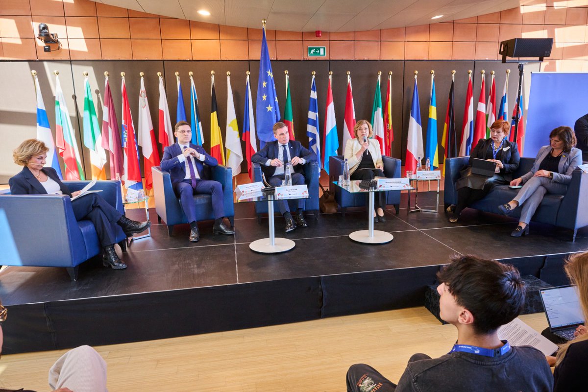 Victor NEGRESCU (@negrescuvictor) on Twitter photo ✨ Civil society is key to a more united, democratic, and resilient Europe. As <a href="/Europarl_EN/">European Parliament</a> Vice-President, I joined #CivSocWeek by <a href="/EU_EESC/">European Economic and Social Committee</a> to amplify citizens’ voices.
⚡ We need visionary people and real partnerships between institutions and civil society to fight extremism ✨ Civil society is key to a more united, democratic, and resilient Europe. As <a href="/Europarl_EN/">European Parliament</a> Vice-President, I joined #CivSocWeek by <a href="/EU_EESC/">European Economic and Social Committee</a> to amplify citizens’ voices.
⚡ We need visionary people and real partnerships between institutions and civil society to fight extremism