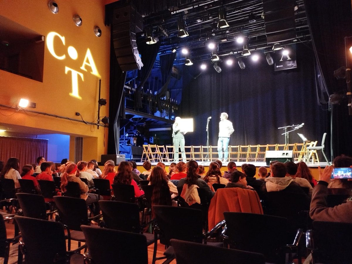 🎼🎶Diu que aquest matí ben d'hora, aquí al #CAT ha començat, el famós #Corrandescola, i molt bé ens ho hem passat. 🎼🎶 #ELICCEB <a href="/consorciedubcn/">Consorci d'Educació</a>