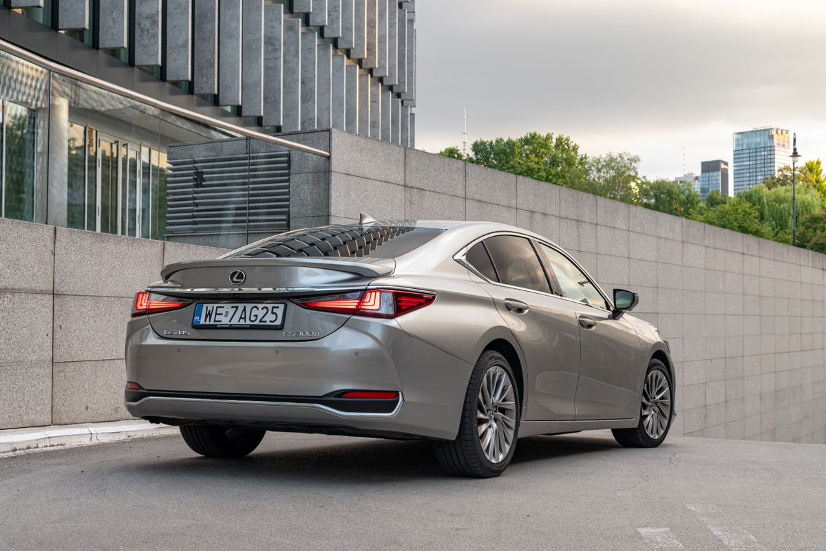 Lexus_Poland's tweet image. #LexusES w ofercie Final Edition jest dostępny już od 209 tys. zł - 67,5 tys. mniej od ceny katalogowej 🎉

🔹Samochód w Najmie KINTO One od 1190 zł netto m-c
🔹Leasing konsumencki KINTO One od 1587 zł brutto m-c
🔹Dodatkowe korzyści dla uczestników programu Lexus More 🌟
