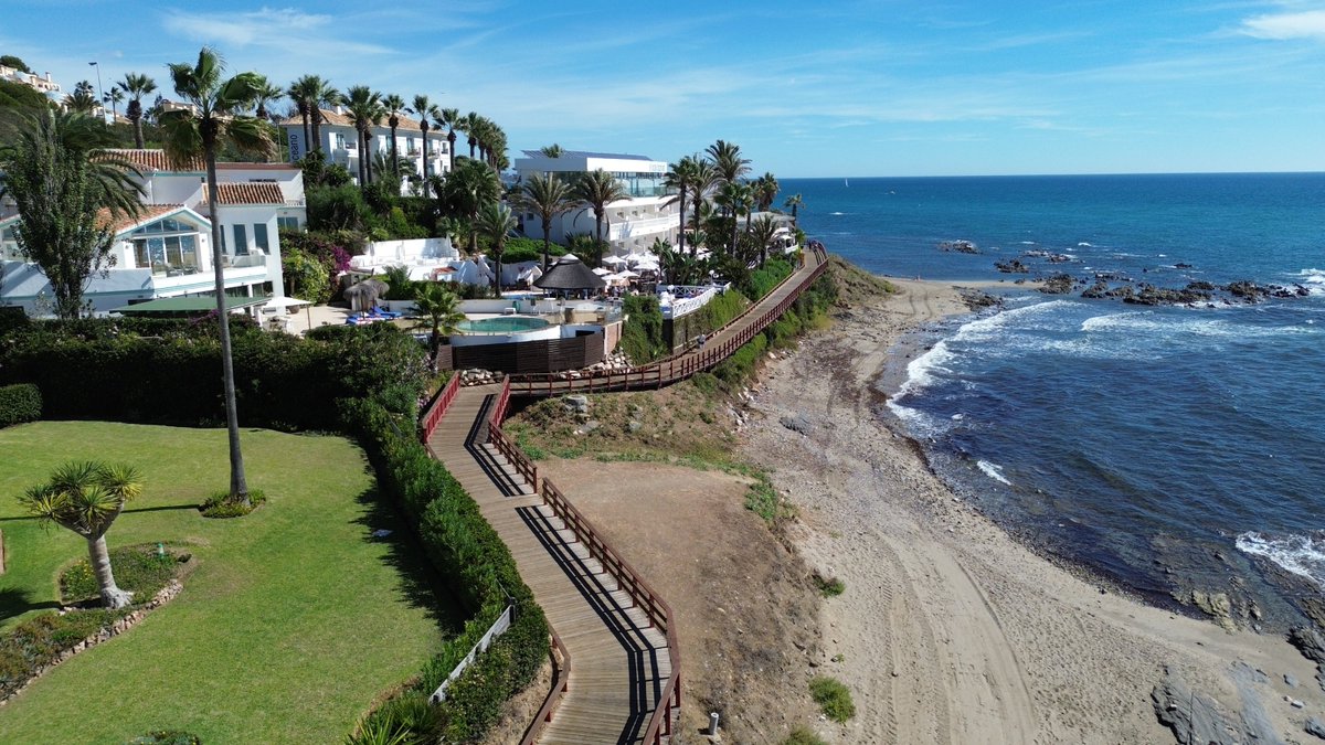¡La primavera en la Senda Litoral es pura magia! 🌸🌞 Pasear con la brisa marina es lo mejor. Perfecto para crear recuerdos y conectar con la naturaleza. ¿Listos para disfrutar cada paso? 💕 #AventuraPrimaveral #SendaLitoral