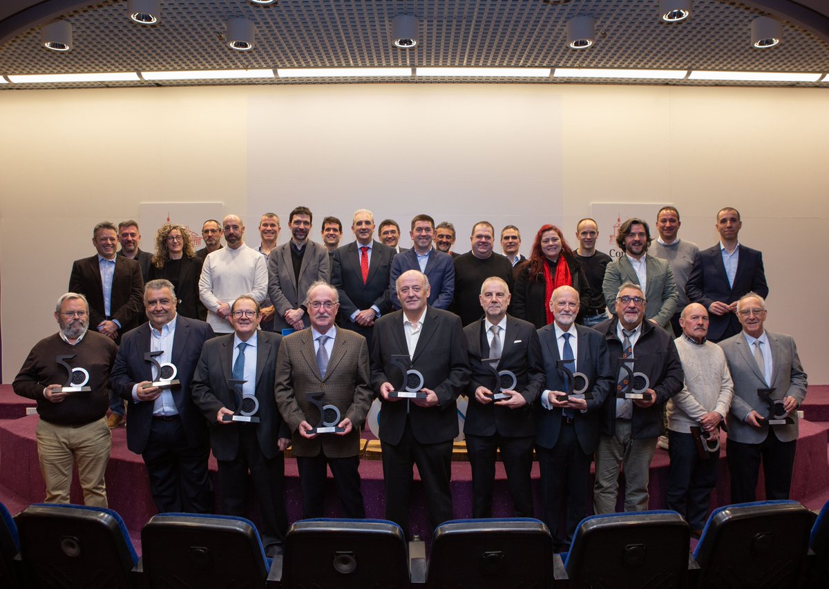🙌 ¡ENHORABUENA! CITI Navarra homenajeó el pasado viernes a los ingenieros/as colegiados que este año cumplen sus 50 y 25 años en la profesión citinavarra.com/citi-navarra-h…